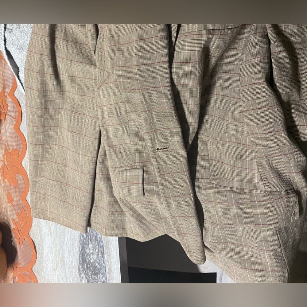 Blazer - Picture 3 of 5